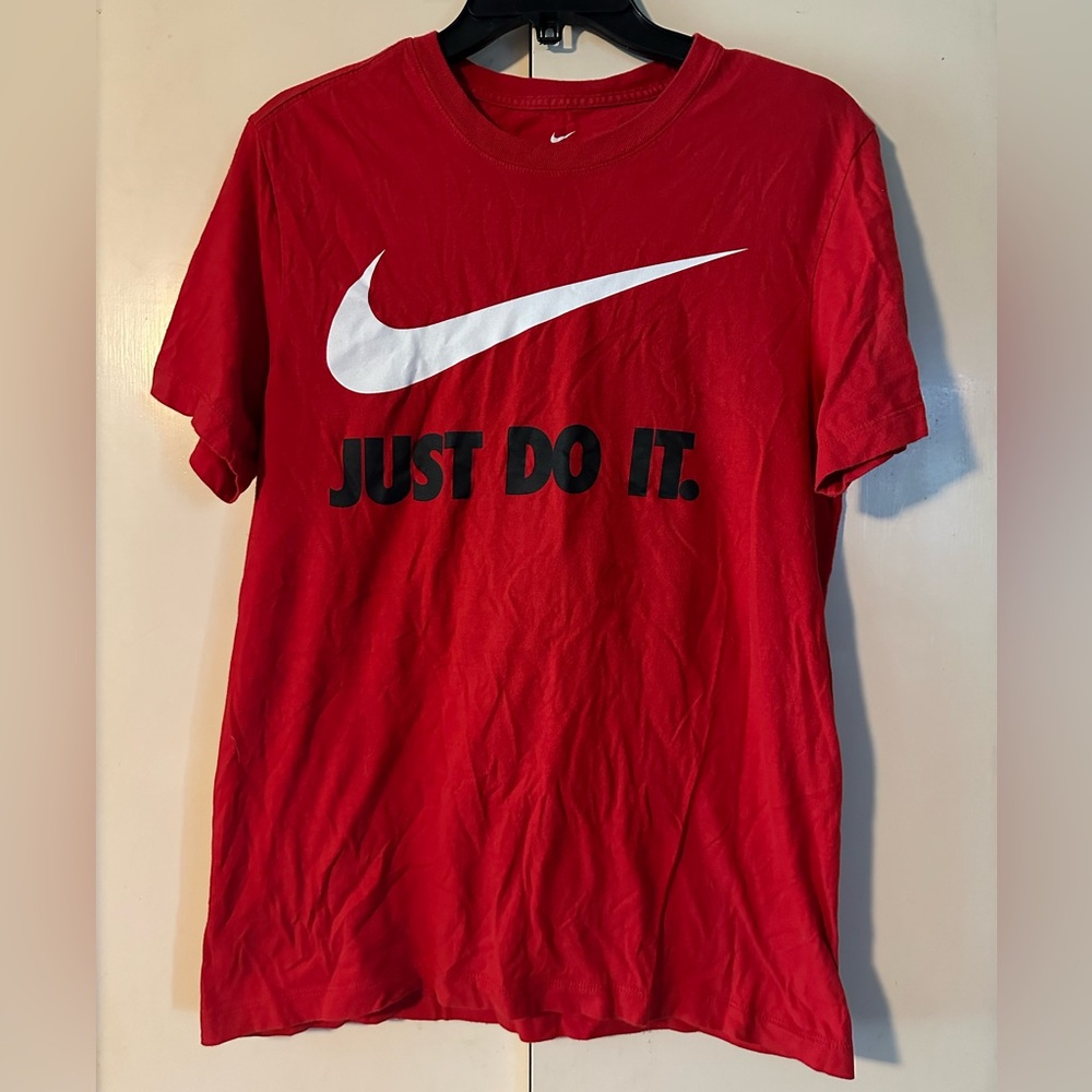 Men’s small Nike t-shirt
